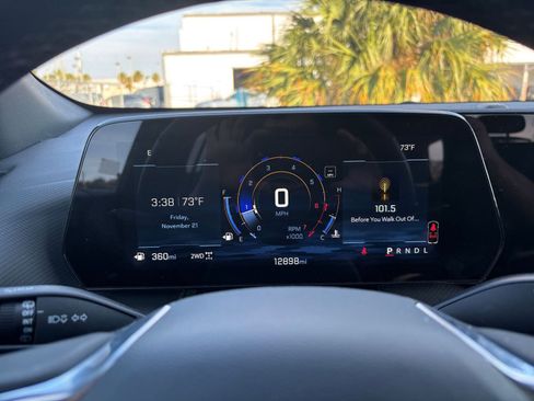 Used 2025 Chevrolet Equinox LT image 40