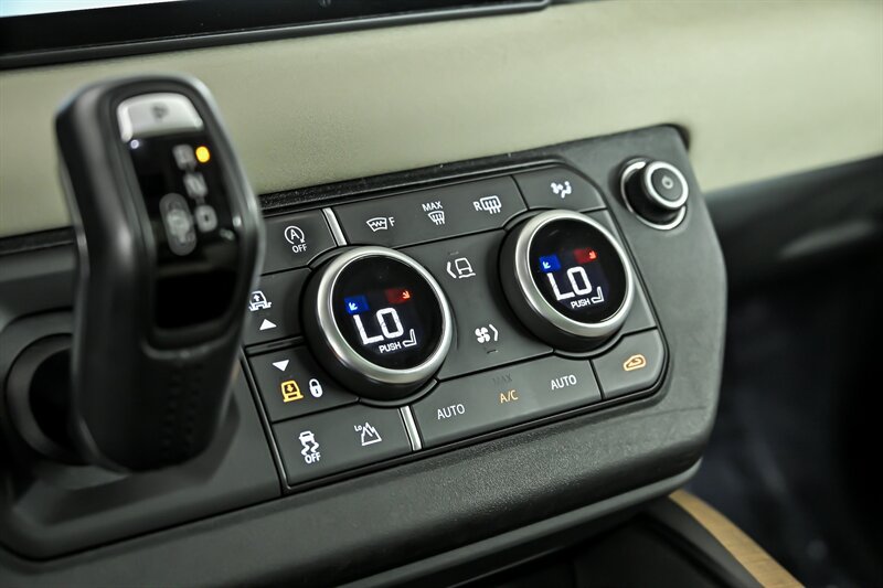Used 2023 Land Rover Defender 110 X-Dynamic SE AWD/4WD image 28