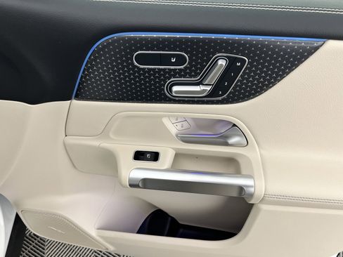 New 2025 Mercedes-Benz GLB 250 image 25