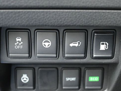 Used 2019 Nissan Rogue SL w/ Premium Package image 16