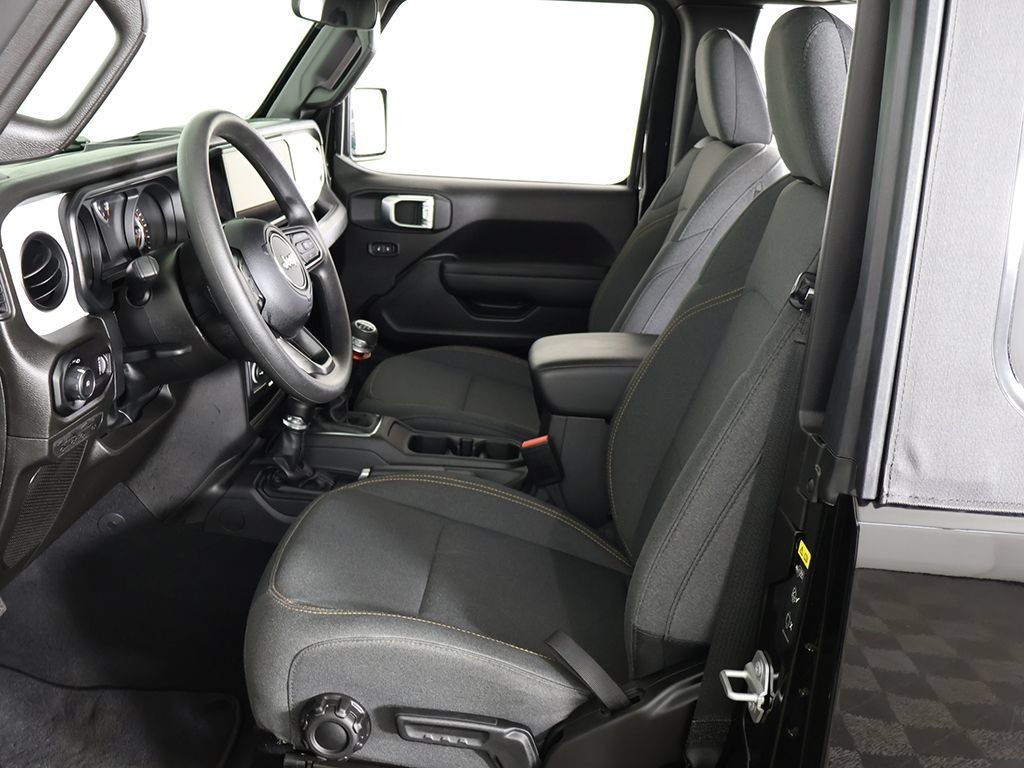 Used 2026 Jeep Wrangler Sport AWD/4WD image 23