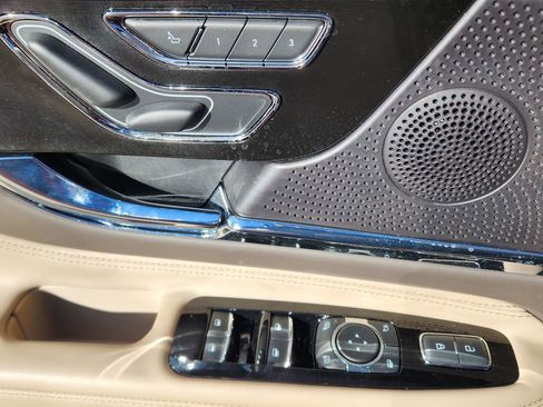 Used 2024 Lincoln Corsair Grand Touring image 9