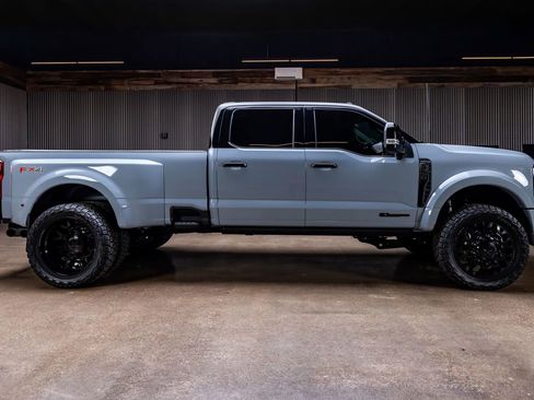 Used 2025 Ford F450 Platinum w/ Platinum Plus Package image 11