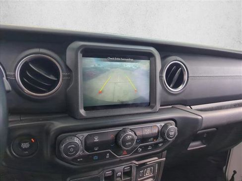 Used 2022 Jeep Wrangler Unlimited Sahara w/ Safety Group image 11