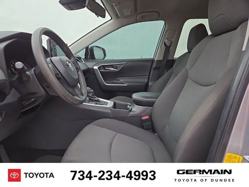 Used 2022 Toyota RAV4 XLE AWD/4WD image 13