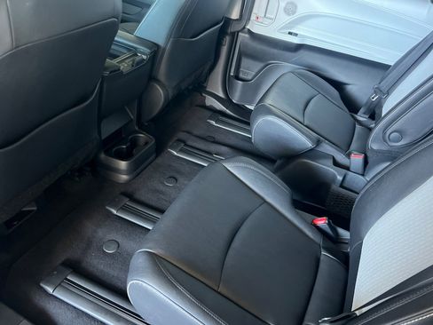 Used 2025 Toyota Sienna XSE image 11