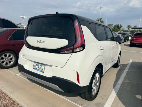Used 2024 Kia Soul S FWD image 4