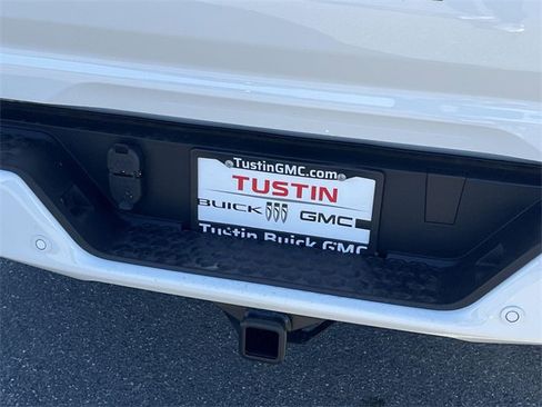 New 2026 GMC Canyon Elevation w/ LPO, Black Badging Package image 28