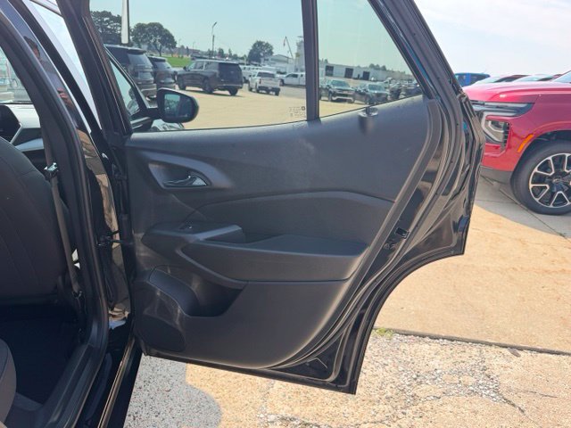 Certified 2024 Chevrolet Trax RS w/ Sunroof Package FWD image 36