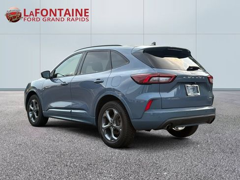 Used 2023 Ford Escape ST-Line w/ Tech Pack #1 AWD/4WD image 5