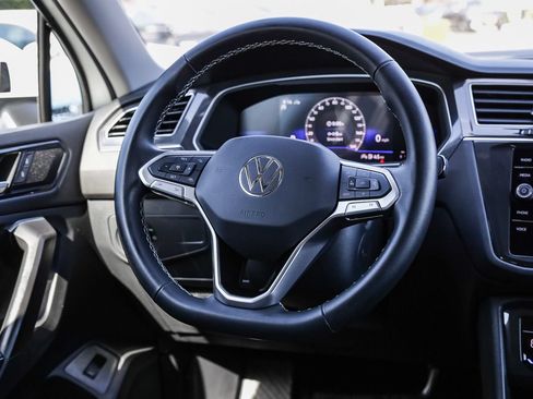 Used 2024 Volkswagen Tiguan SE AWD/4WD image 16