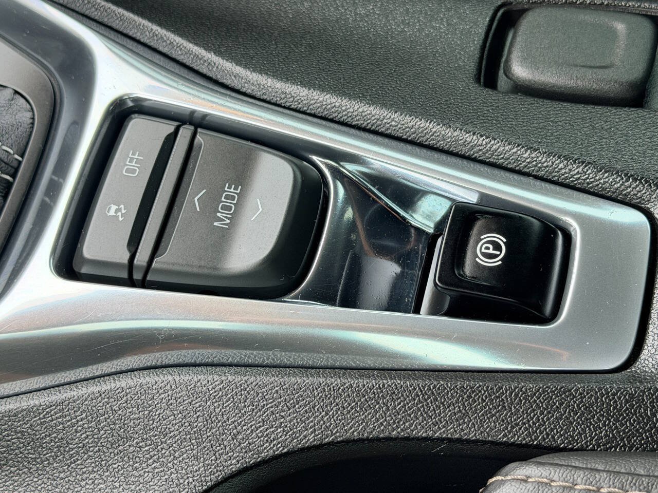 Used 2018 Chevrolet Camaro SS RWD image 40