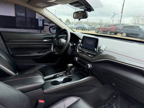 Used 2022 Nissan Altima 2.5 SR w/ Midnight Edition Package image 24