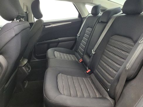 Used 2016 Ford Fusion SE FWD image 18