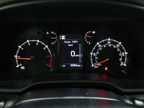 Used 2024 Toyota 4Runner SR5 Premium w/ Moonroof Package RWD image 40