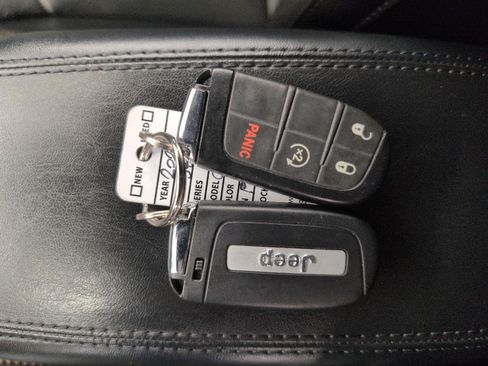 Used 2023 Jeep Compass Latitude AWD/4WD image 28