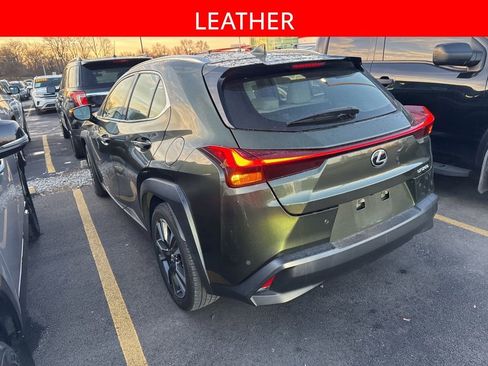 Used 2019 Lexus UX 200 image 4