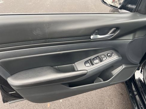 Certified 2024 Nissan Altima 2.5 SV image 7