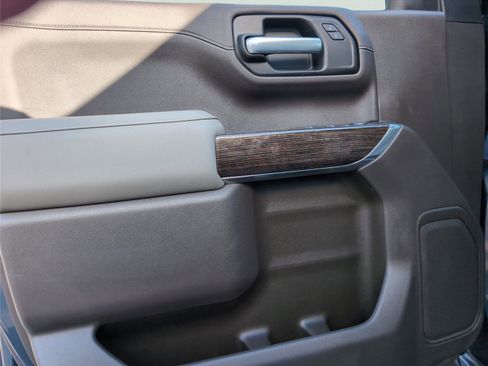 Used 2020 GMC Sierra 1500 SLE w/ SLE Value Package image 15