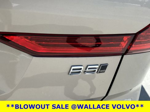 Used 2024 Volvo XC60 B5 Ultimate w/ Protection Package Premier AWD/4WD image 10