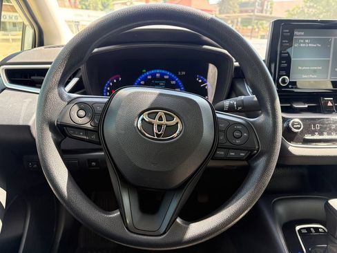 Used 2022 Toyota Corolla LE FWD image 22