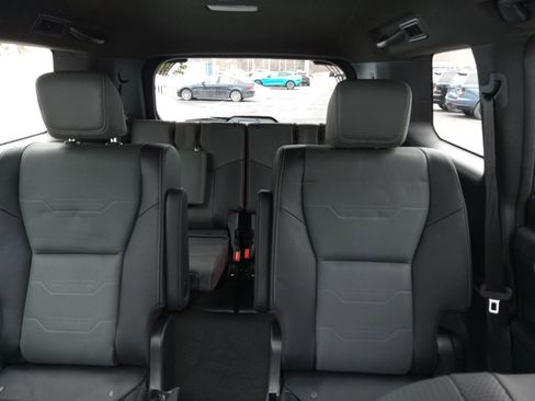 Used 2024 Lexus GX 550 w/ Accessory Package (Z1) image 22