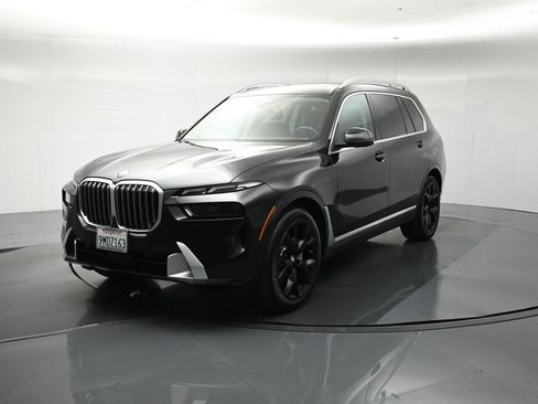 Used 2024 BMW X7 xDrive40i w/ Premium Package AWD/4WD image 5
