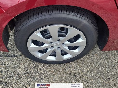 Used 2026 Toyota Corolla LE FWD image 5