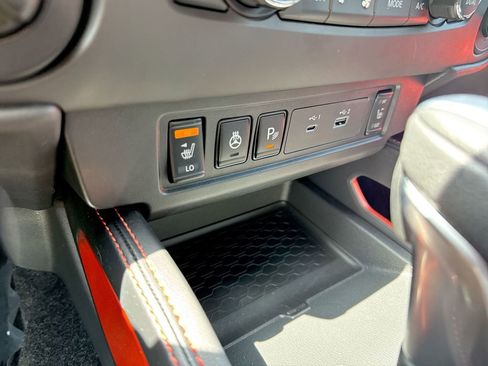 Used 2025 Nissan Frontier PRO-4X w/ Pro Convenience Package AWD/4WD image 53