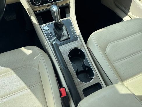 Used 2018 Volkswagen Passat 2.0T SE image 39