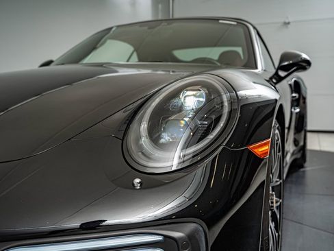Certified 2017 Porsche 911 Turbo AWD/4WD image 17