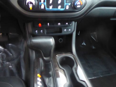 Used 2017 GMC Canyon SLT w/ Trailering Package image 13