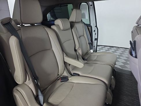 Used 2023 Honda Odyssey Elite image 39