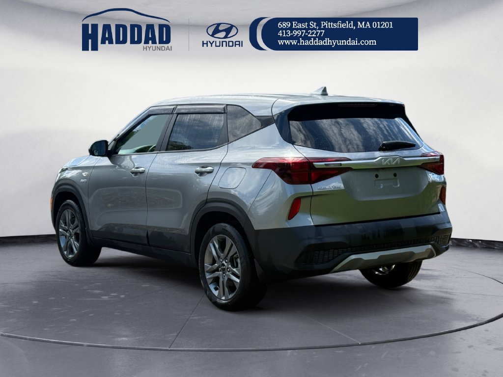 Used 2023 Kia Seltos LX AWD/4WD image 3