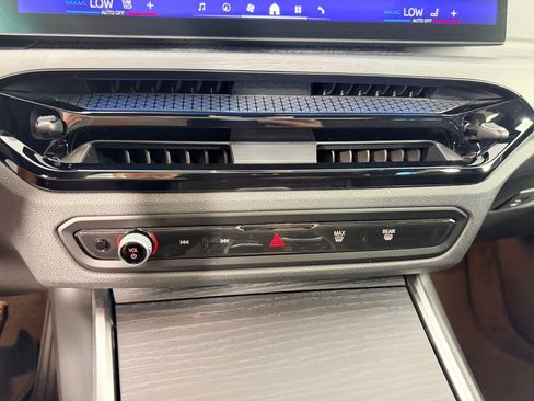 Certified 2025 BMW i4 eDrive40 RWD image 18