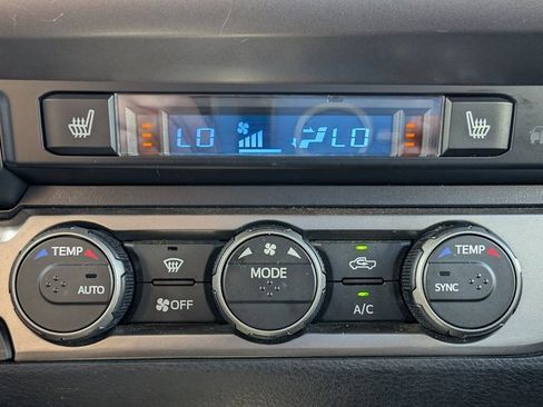 Used 2022 Toyota Tacoma Limited image 24