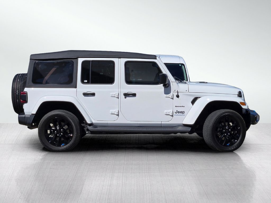 Used 2023 Jeep Wrangler Unlimited Sahara w/ Cold Weather Group AWD/4WD image 3