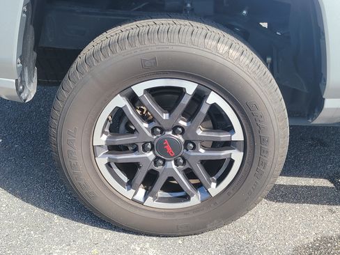 Used 2024 Toyota Tacoma TRD Sport RWD image 10