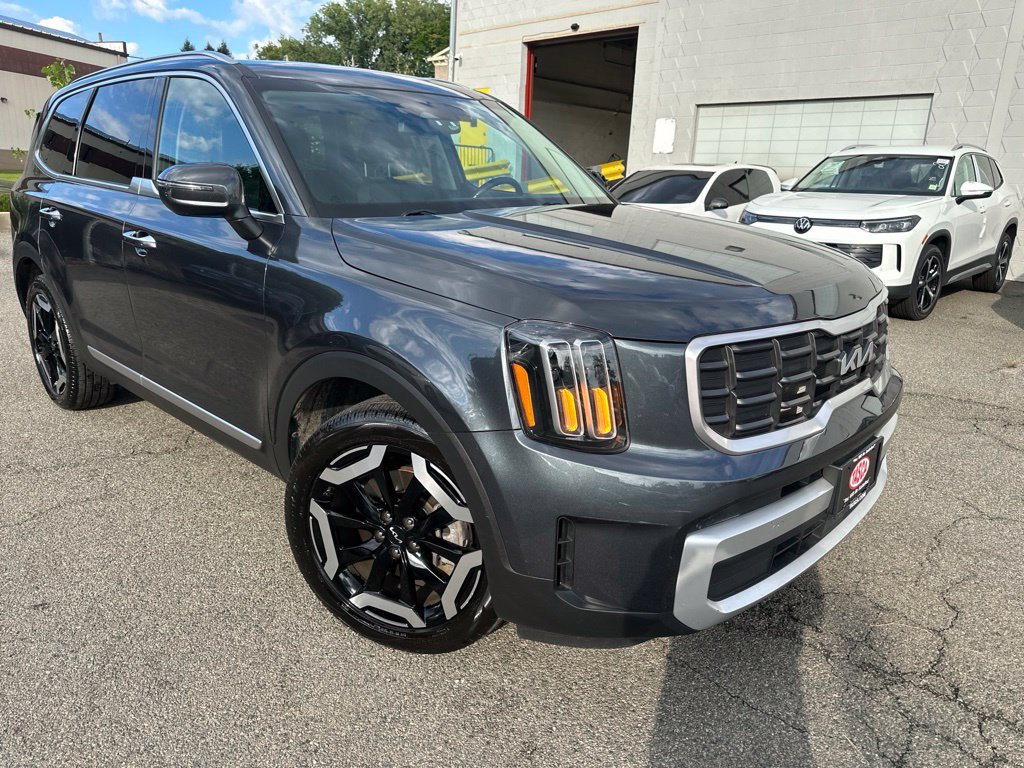 Used 2024 Kia Telluride S w/ S Sunroof Package AWD/4WD image 1