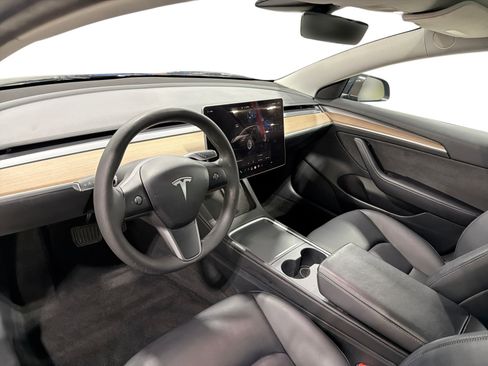 Certified 2023 Tesla Model 3 Standard Range RWD image 9