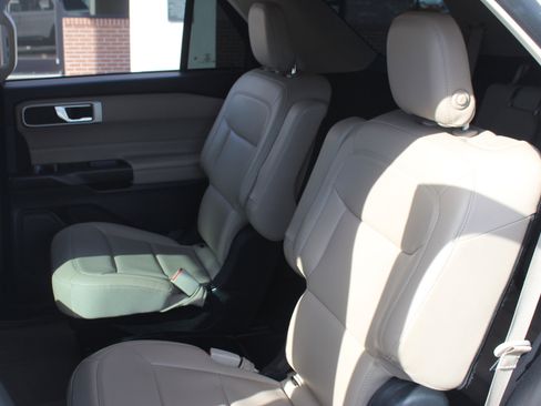 Used 2020 Ford Explorer XLT w/ Equipment Group 202A image 24