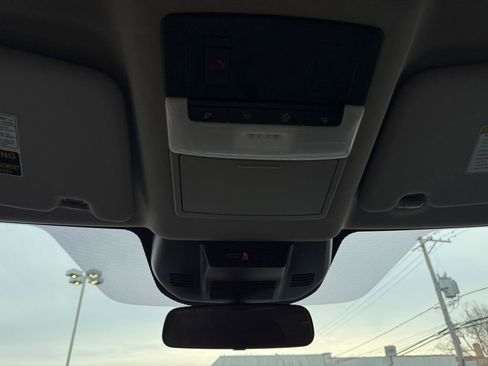 Used 2024 Nissan Rogue SV image 39