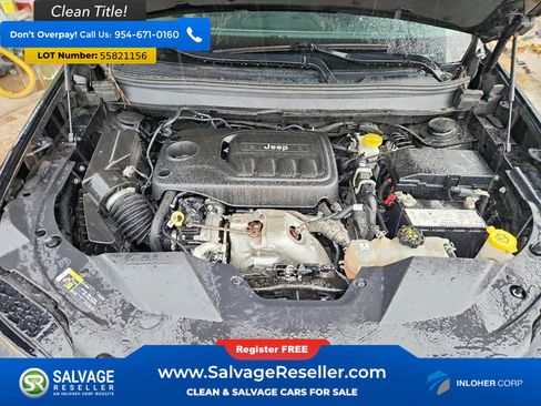 Used 2019 Jeep Cherokee Latitude Plus w/ Comfort/Convenience Group FWD image 16