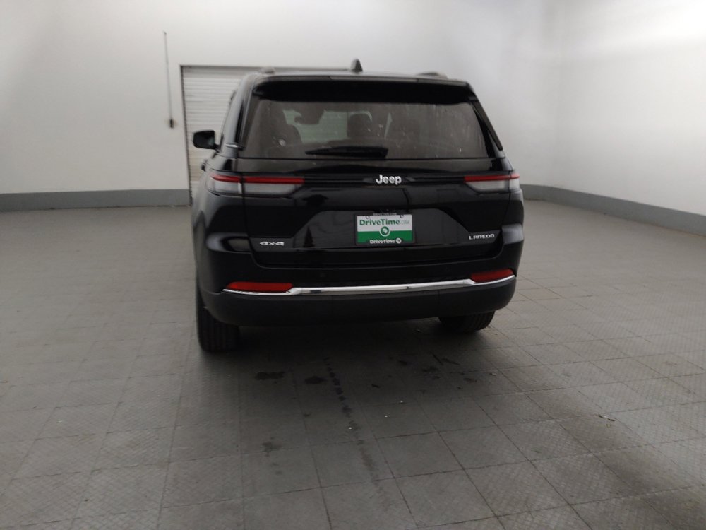 Used 2022 Jeep Grand Cherokee Laredo w/ Luxury Tech Group I AWD/4WD image 6