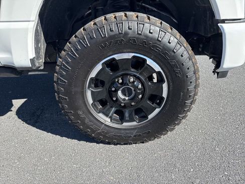 Used 2025 Ford F350 Platinum w/ Platinum Plus Package image 10