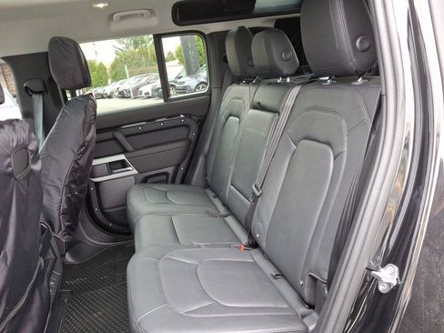 Used 2024 Land Rover Defender 110 S image 22