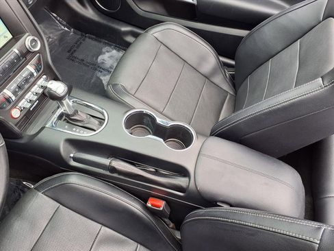 Used 2017 Ford Mustang Premium image 8