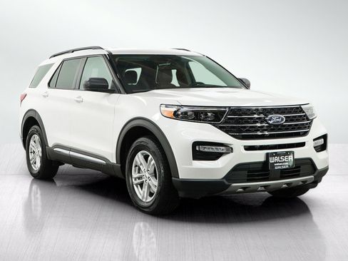 Used 2024 Ford Explorer XLT w/ Equipment Group 202A AWD/4WD image 7