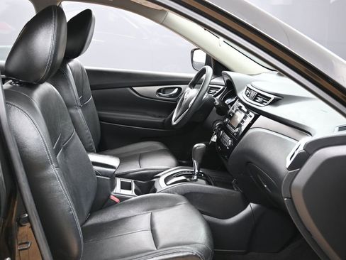 Used 2015 Nissan Rogue S image 29