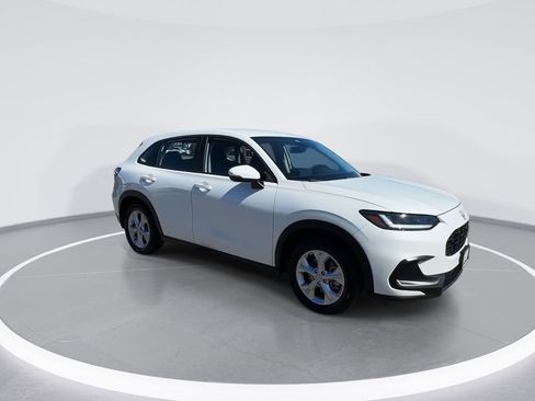 Certified 2023 Honda HR-V LX image 3